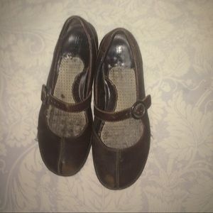 Born burgundy flats size 8 1/2 w